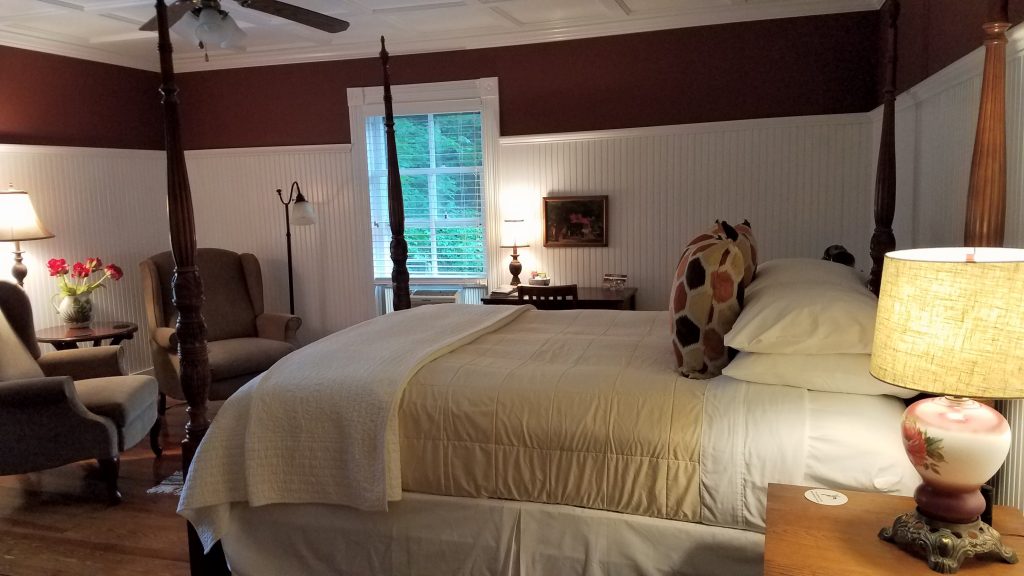 Lexington Virginia Area Bed and Breakfast, Lexington VA Located in